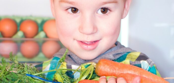 Rohkost und Salate für Kinder: Rezepte mit Vitaminen können Spaß machen