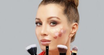 Contouring: Rundes Gesicht kantiger wirken lassen