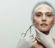 Schönheitsoperationen: Die Nachfrage steigt unaufhörlich ( Foto: Shutterstock-Jacob Lund )
