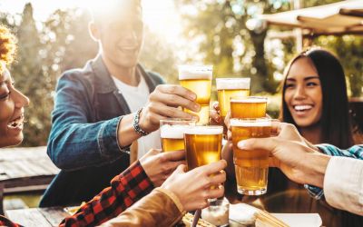 Eine wichtige Vorgabe für alkoholfreie Getränke ist die Obergrenze von 0,5 Volumenprozent Alkohol, die nicht überschritten werden darf. (Foto: AdobeStock - Davide Angelini 570233392)