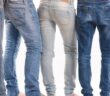 Jeans-Trend Frühling 2023: Oversized Jeans stylisch kombiniert ( Foto: Adobe Stock- refleXtions )_