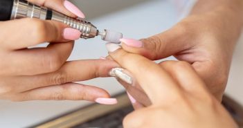Ultraschallreiniger im Nagelstudio: Effiziente Hygiene für Fräser und (Foto: Emmi Ultrasonic GmbH)